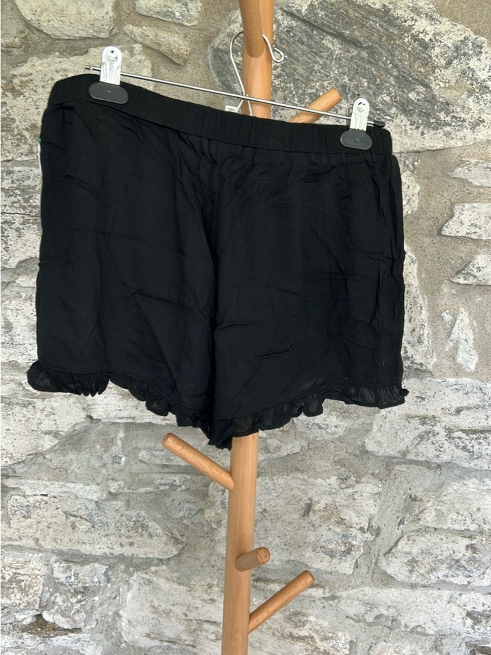 Embroidered Ruffle Hem Shorts - Picture 2 of 7